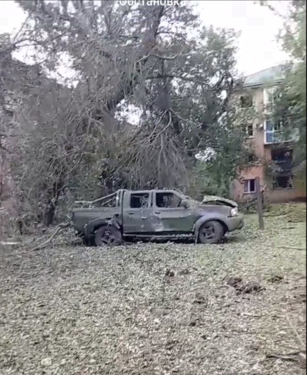 (AWD) Nissan NP300